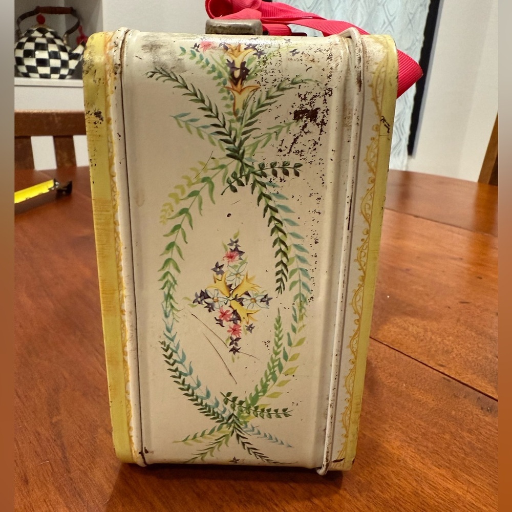 Vintage 1966 JUNIOR MISS Yellow Metal Lunchbox – Aladdin Industries - Picture 4 of 16